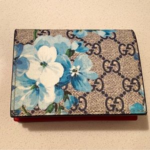 GUCCI Bloom wallet NEW in the box
